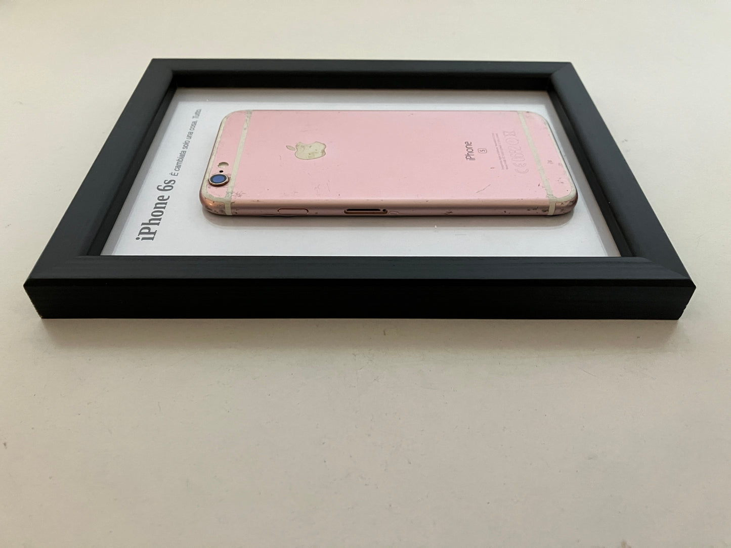 Apple iPhone 6s Rose Gold A1688 Disassemblato e Incorniciato Teardown