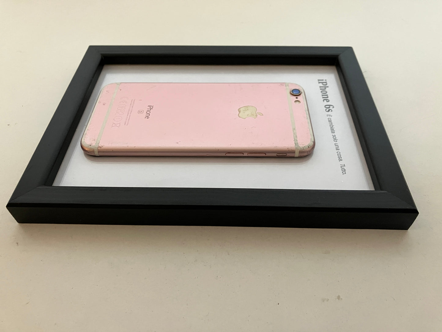 Apple iPhone 6s Rose Gold A1688 Disassemblato e Incorniciato Teardown